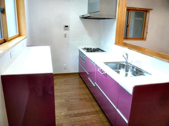 お洒落で可愛いローズピンク色ののキッチンがとても気に入っています。