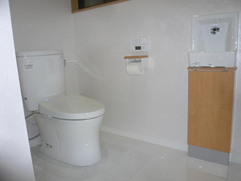 想像をしていたよりも、明るく清潔感のあるトイレになりました。