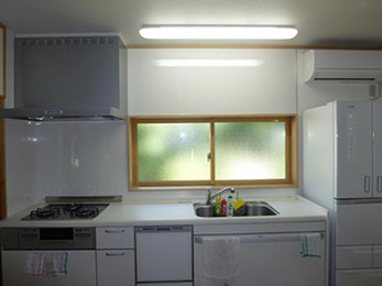 古かったキッチンを解体して全てが新しく、明るく、暖かいキッチンになりました。