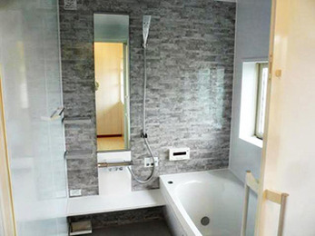 脱衣室も浴室も見違えて驚きました。あまりの心地よさに思わず長風呂してしまう日々です。