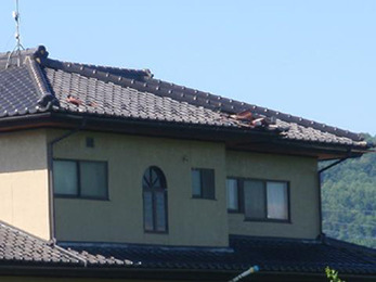 瓦も綺麗になったうえにすぐに対応していただけたので満足しています。