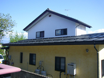 屋根の傷みもなくなり安心して暮らすことができます。