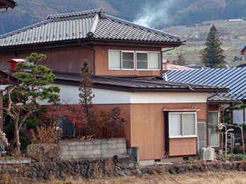 予定より早くでき、すっかり綺麗になりました。 冬でも雨漏りの心配が無く過ごせます。