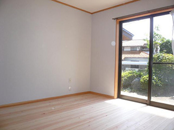 リビングダイニングに仕切りを入れた事で、多様な使い方ができるようになり大満足です。