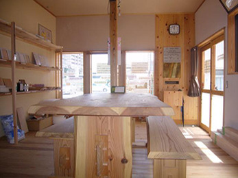 光洋リフォームでは、赤ちゃんが舐めても安全なもの、空気も安全な自然素材リフォームをご提案しています。