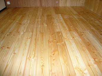 自然素材なので床が暖かくて嬉しいです。