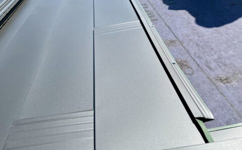 防水性・断熱性を高める屋根材